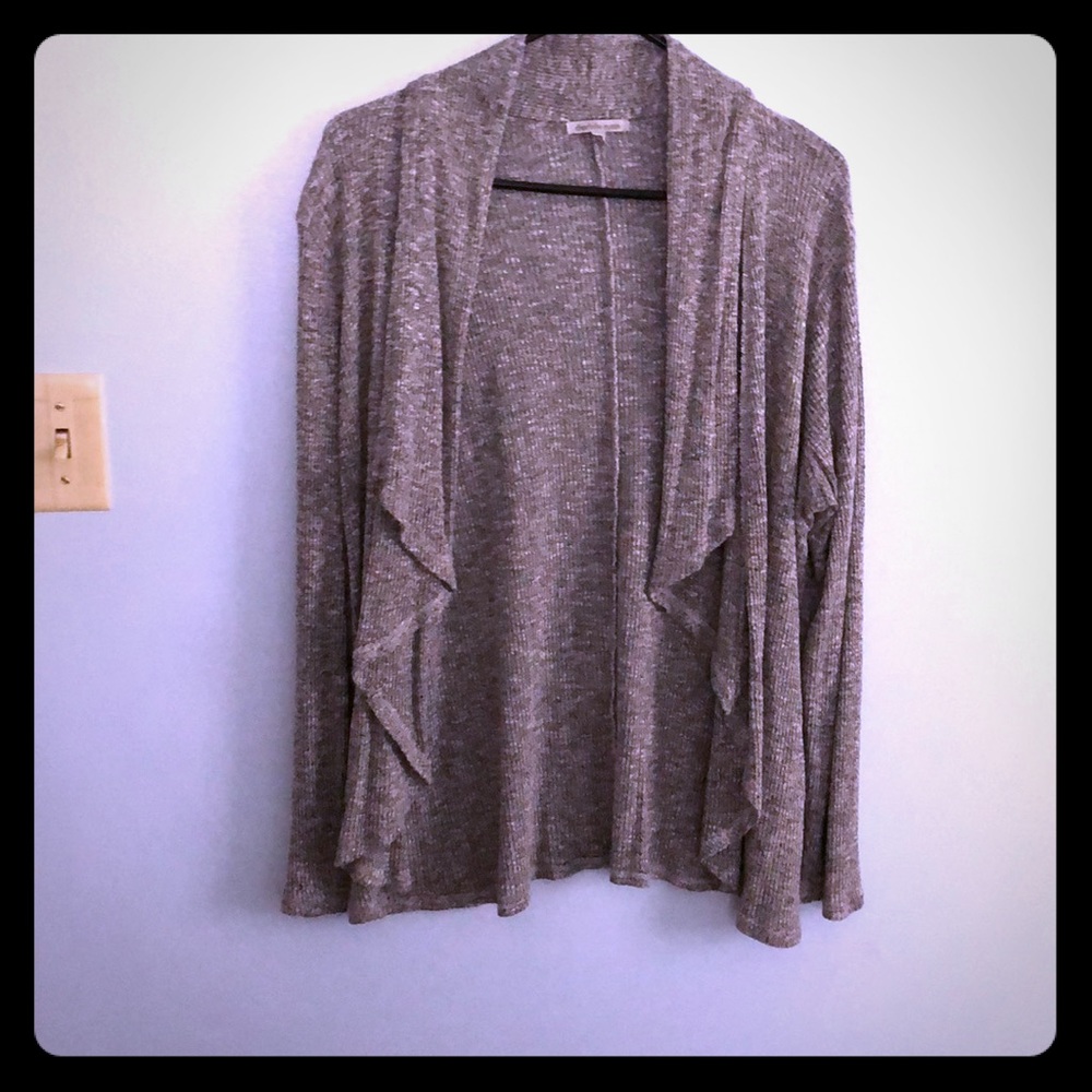 Women’s gray long sleeve cardigan
